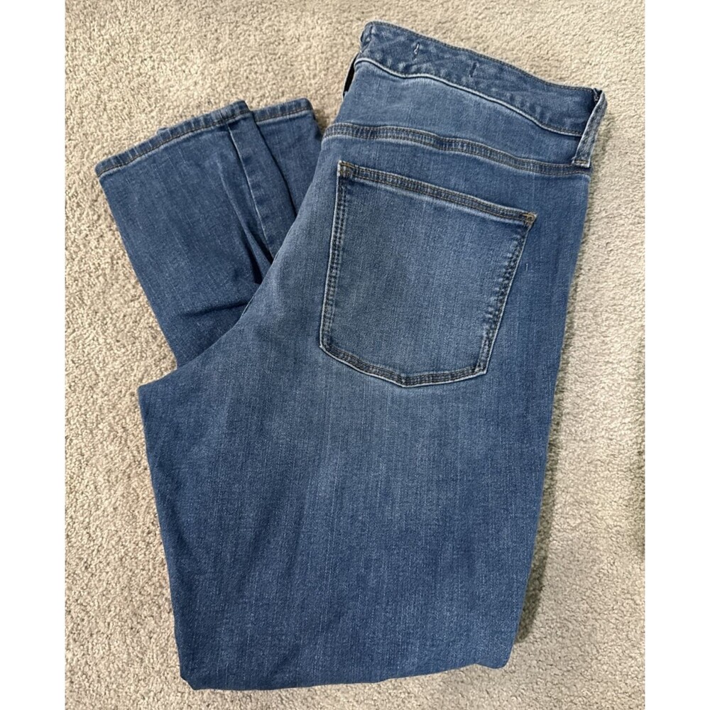 Universal Thread High Rise Skinny With Distressing Size 14